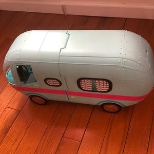 LoL dolls camper with accessories